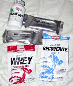 Hammer Nutrition products I expected (Whey Strawberry, Recoverite Vanilla, two Hammer Bar Vegan Recovery Bars, Digest Caps)